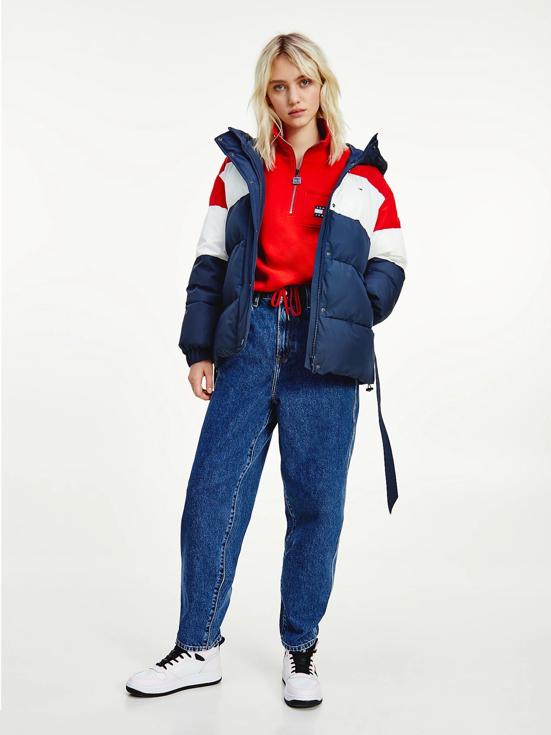 Tommy Jeans dámská zimní bunda COLORBLOCK