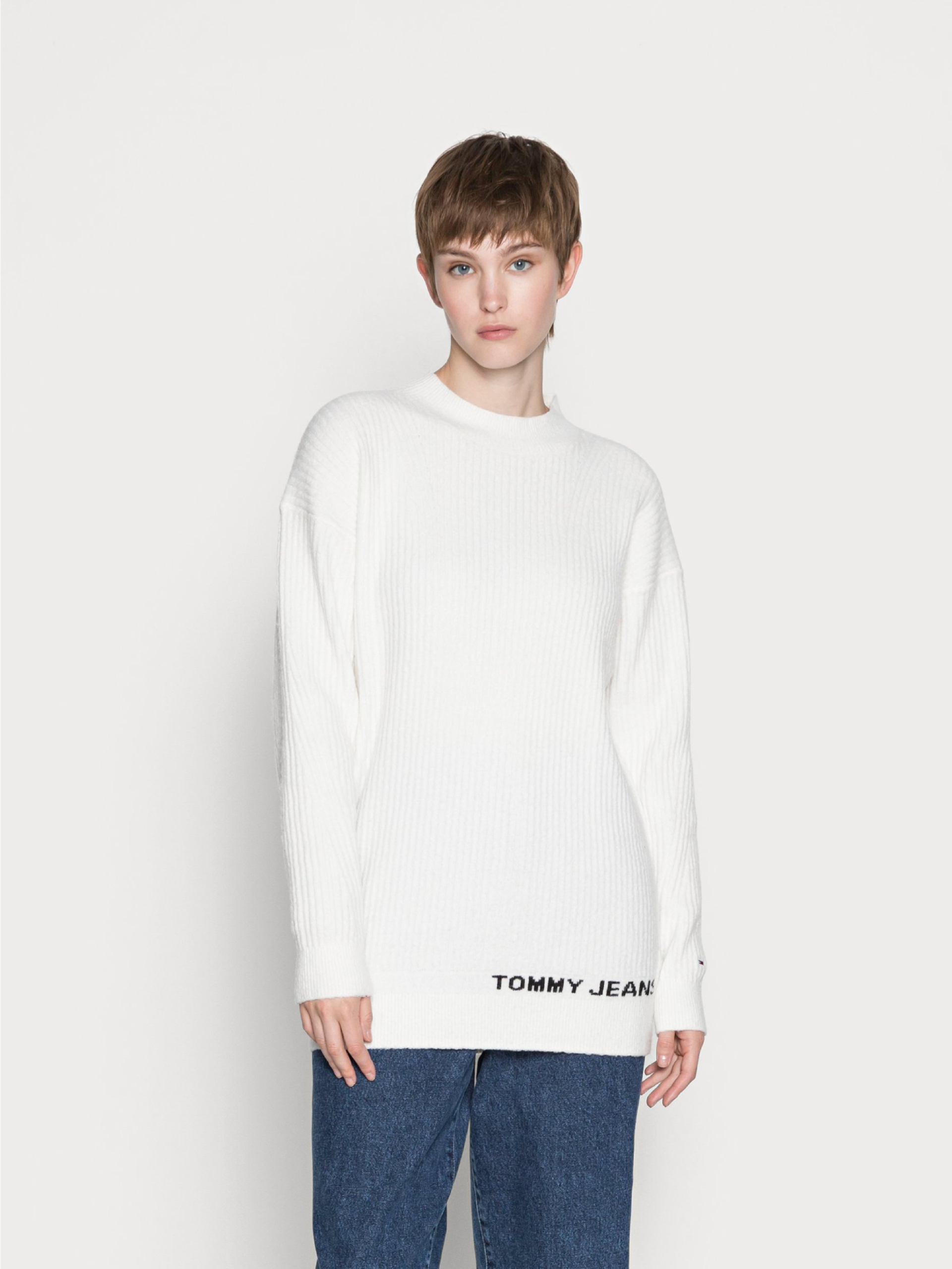 Tommy Jeans dámský bílý svetr LOFTY TURTLENECK