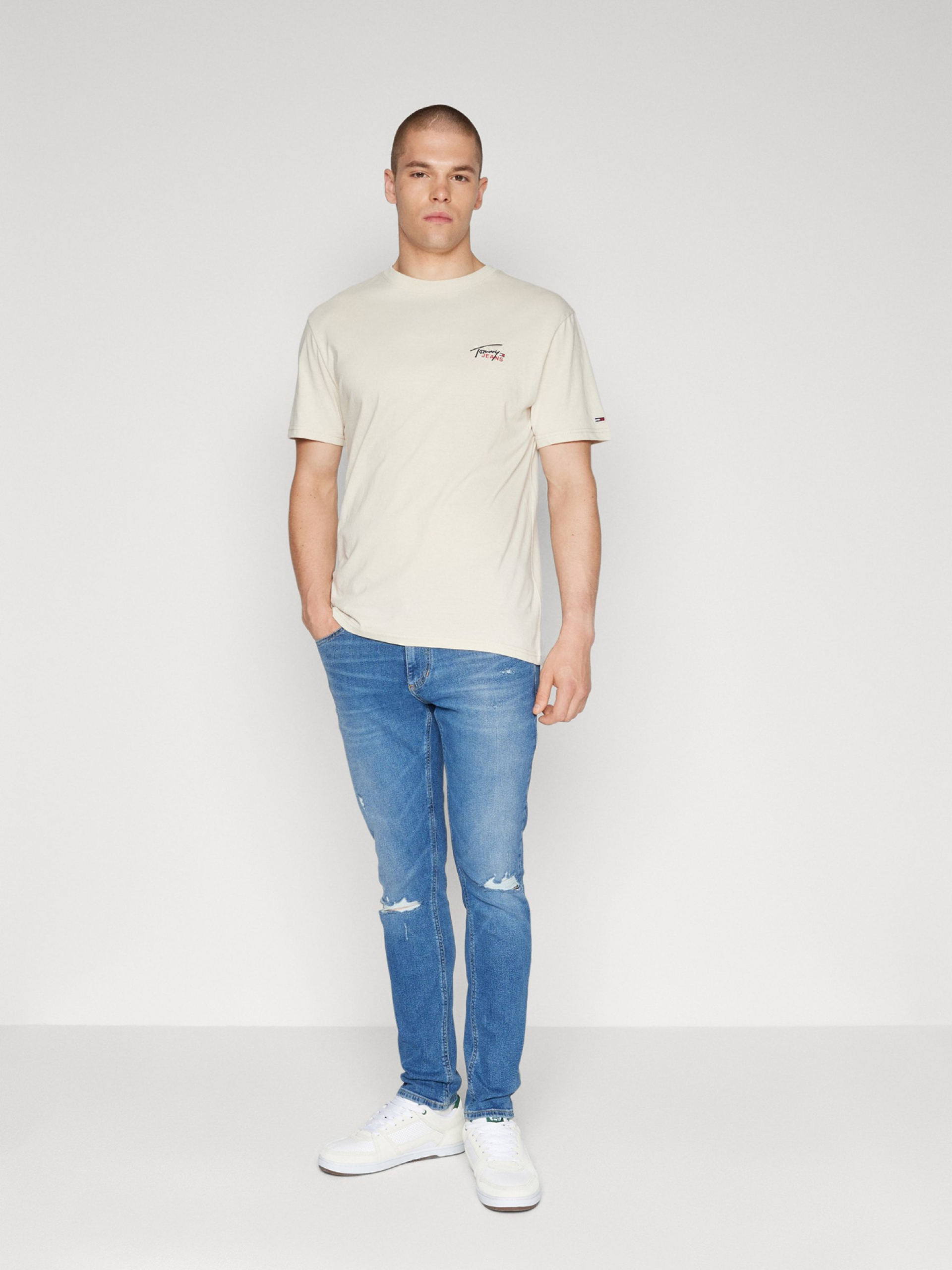 Tommy Jeans pánské béžové triko - XXL (ACG)