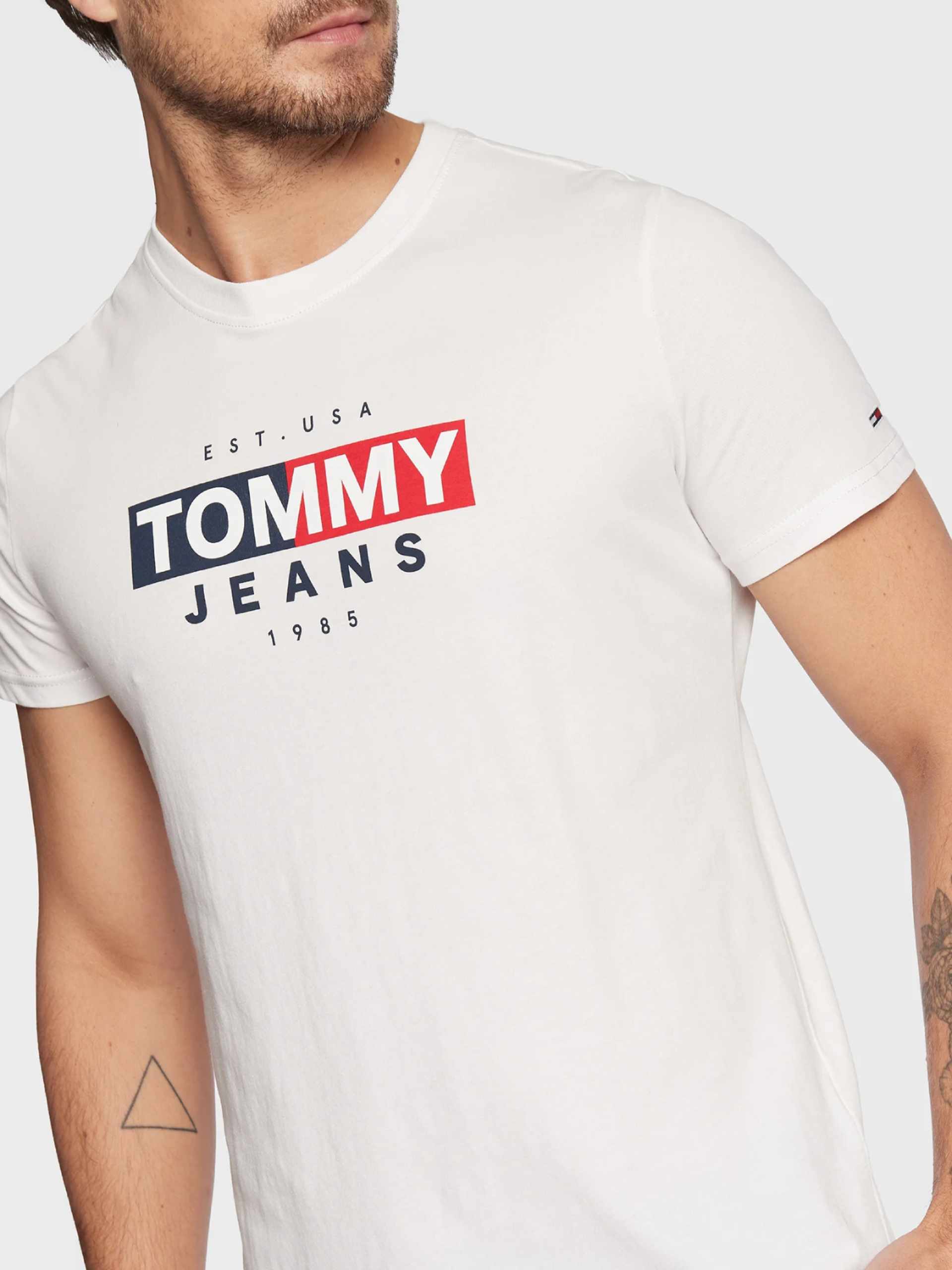 Tommy Jeans pánské bílé tričko ENTRY FLAG - L (YBR)