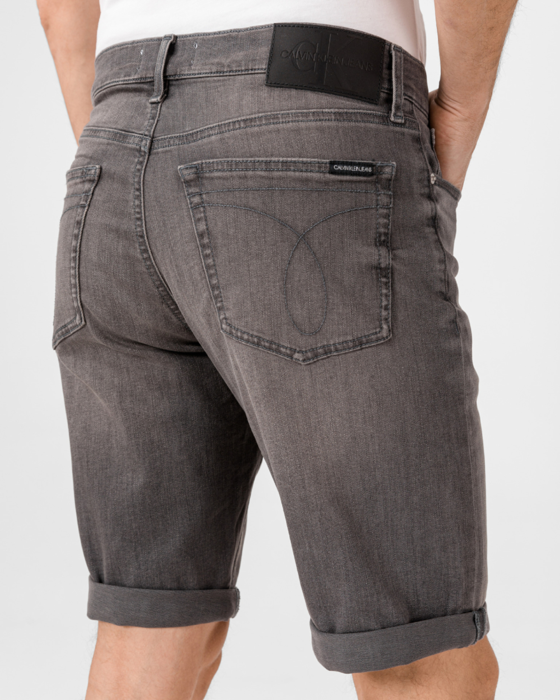 Calvin Klein Jeans pánské šortky - 32/NI (1BZ)