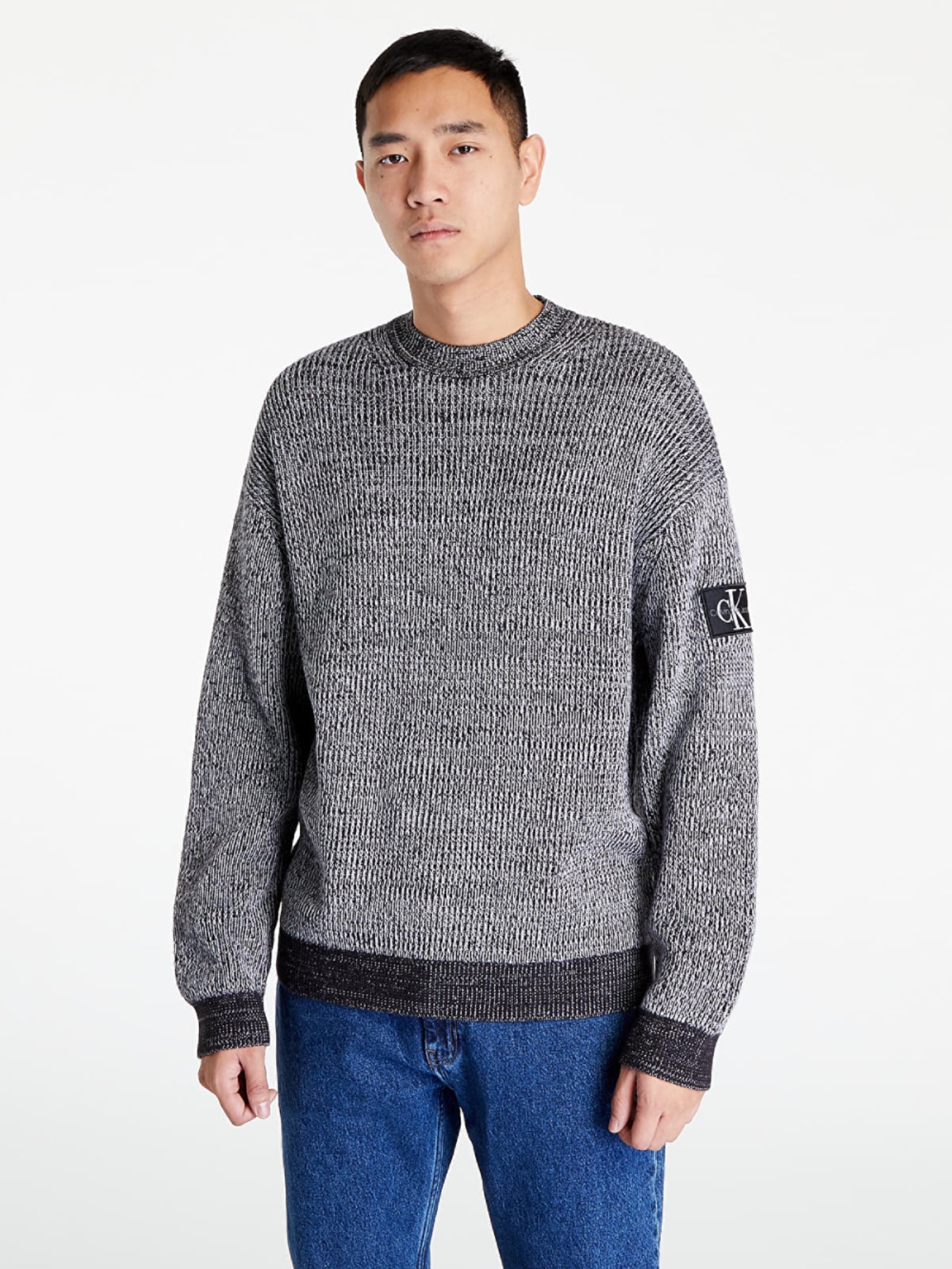 Calvin Klein pánský svetr - M (BEH)