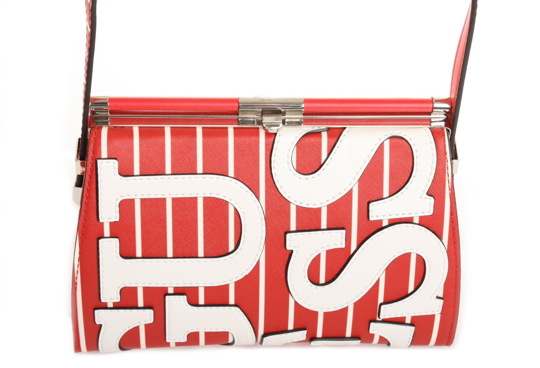 Guess dámská červená kabelka s proužkem - T/U (RDT)