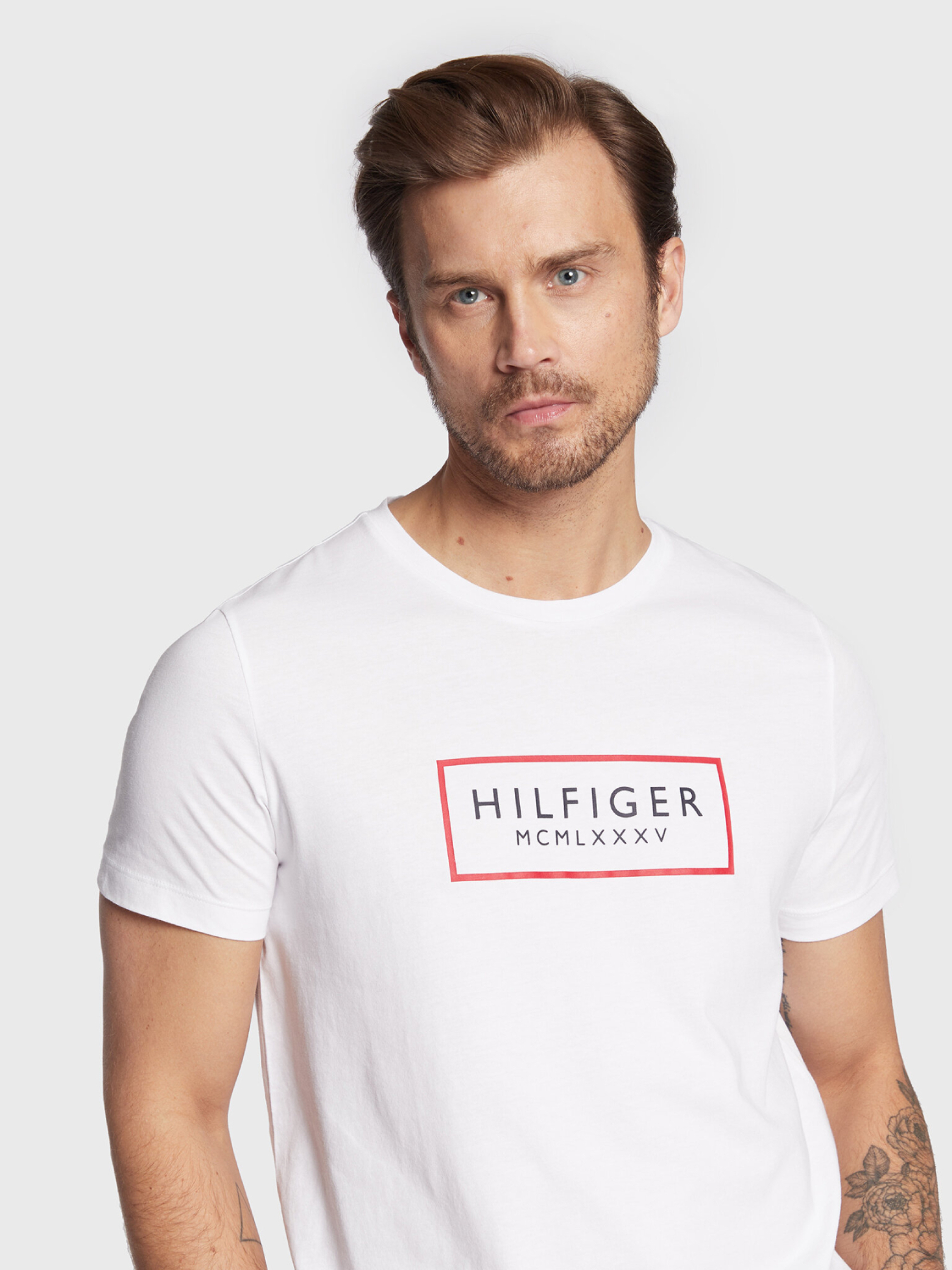 Tommy Hilfiger pánské bílé tričko - L (YBR)