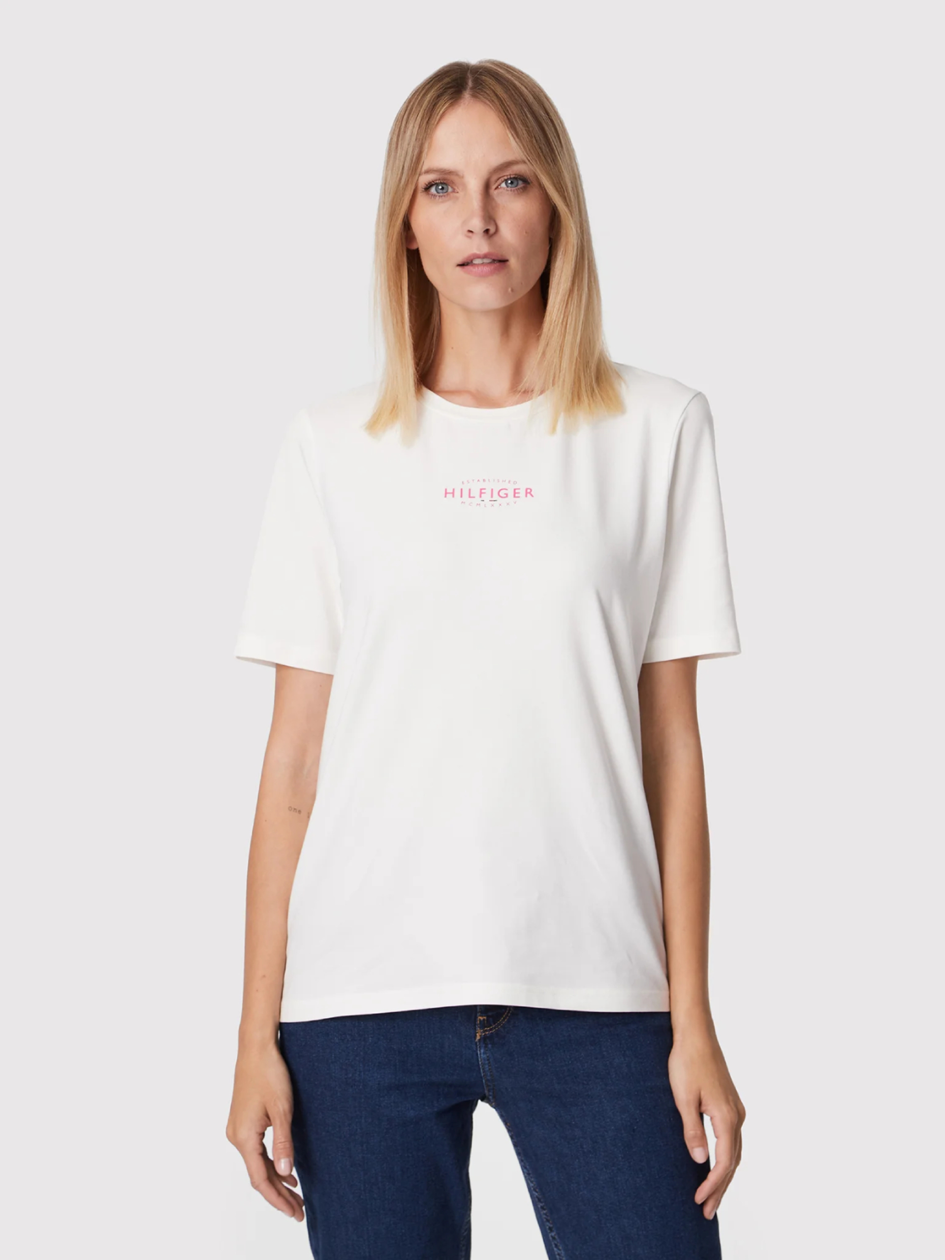 Tommy Hilfiger dámské krémové tričko - M (YBL)