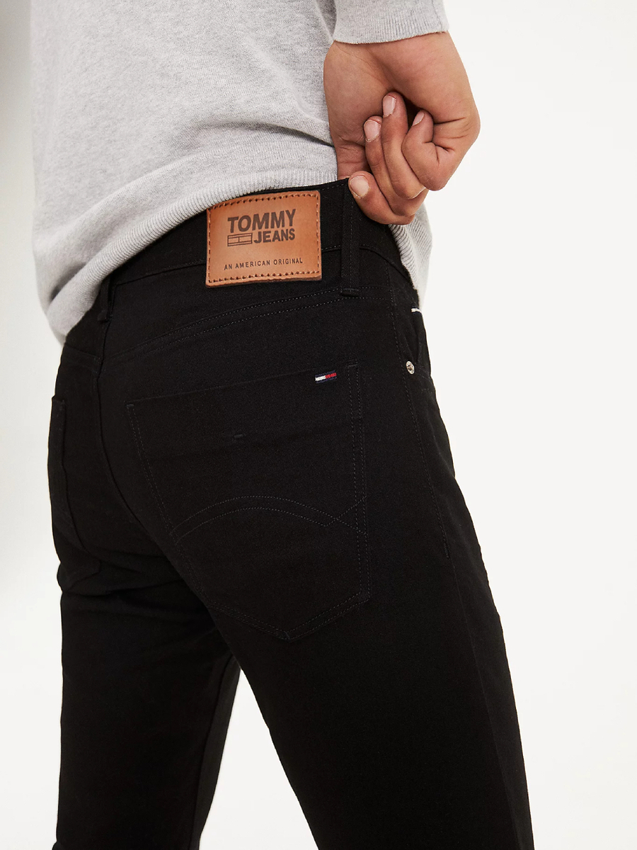 Tommy Jeans pánské černé džíny SCANTON - 31/34 (008)