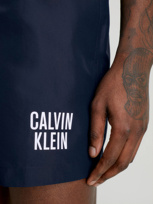 Calvin Klein pánské modré plavky - S (DCA)
