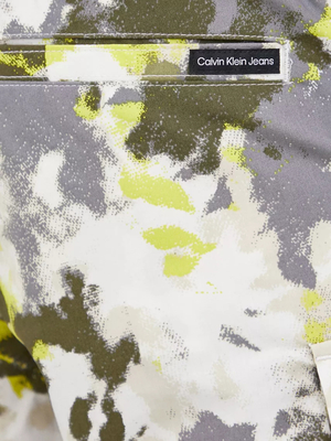 Calvin Klein pánské maskáčové šortky - S (0K9)