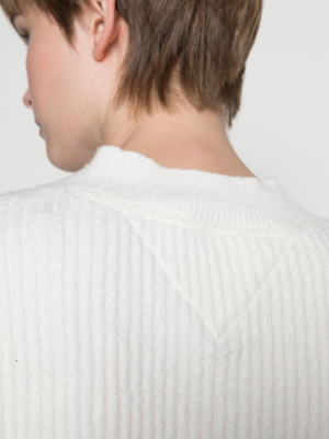 Tommy Jeans dámský bílý svetr LOFTY TURTLENECK  - M (YAP)