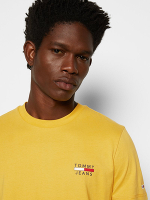 Tommy Jeans pánské žluté triko CHEST LOGO  - S (ZFZ)