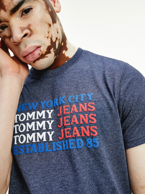 Tommy Jeans pánské tmavě modré triko TEXT FLAG - S (C87)