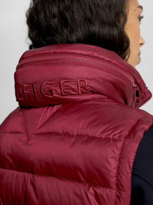 Tommy Hilfiger dámská vínová prošívaná vesta - L (XJS)