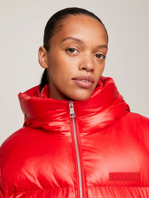 Tommy Hilfiger dámská červená péřová bunda s kapucí - XS (SNE)