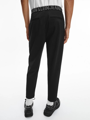 Calvin Klein pánské černé teplákové kalhoty - M (BEH)