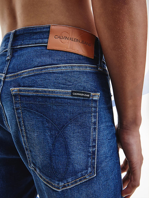 Calvin Klein pánské modré džíny Taper - 34/32 (1BJ)