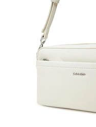 Calvin Klein dámská krémová kabelka - OS (67U)