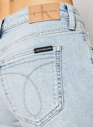 Calvin Klein dámské džínové šortky - 31/NI (1AA)