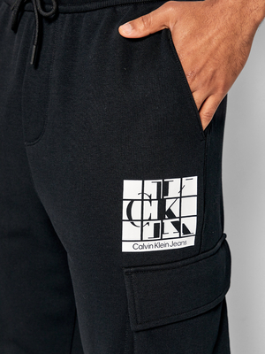 Calvin Klein pánské černé tepláky - M (BEH)