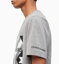 Calvin Klein pánské šedé tričko Patchwork - M (039)