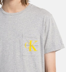 Calvin Klein pánské šedé tričko s kapsičkou - L (035)