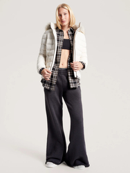Tommy Jeans dámská krémová zimní bunda - M (ACG)