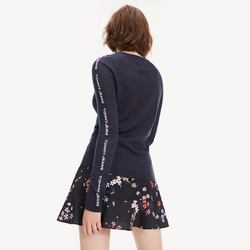Tommy Hilfiger dámský tmavě modrý tenký svetr Detail - L (CBK)