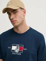 Tommy Hilfiger pánské tmavě modré tričko - S (DAF)