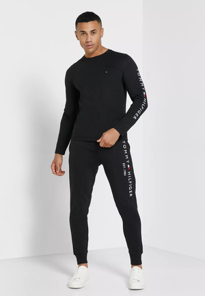 Tommy Hilfiger pánské černé tričko s dlouhým rukávem - M (BDS)