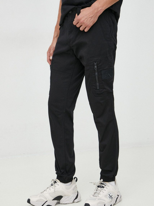 Calvin Klein pánské černé kalhoty SKINNY WASHED CARGO