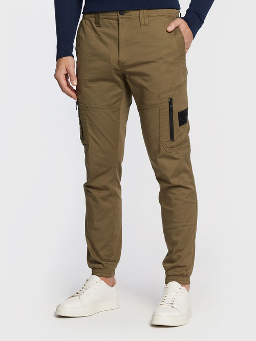 Calvin Klein pánské zelené kalhoty SKINNY WASHED CARGO