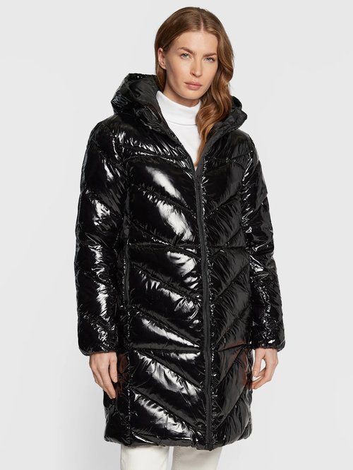 Calvin Klein dámský černý lesklý kabát DIAGONAL QUILT LONG COAT