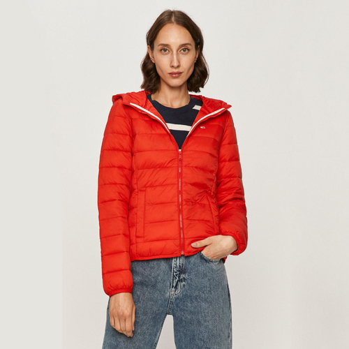 Tommy Jeans dámská červená prošívaná bunda s kapucí