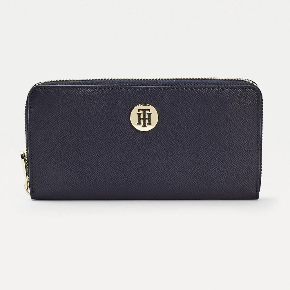 detail Tommy Hilfiger dámská tmavomodrá peněženka