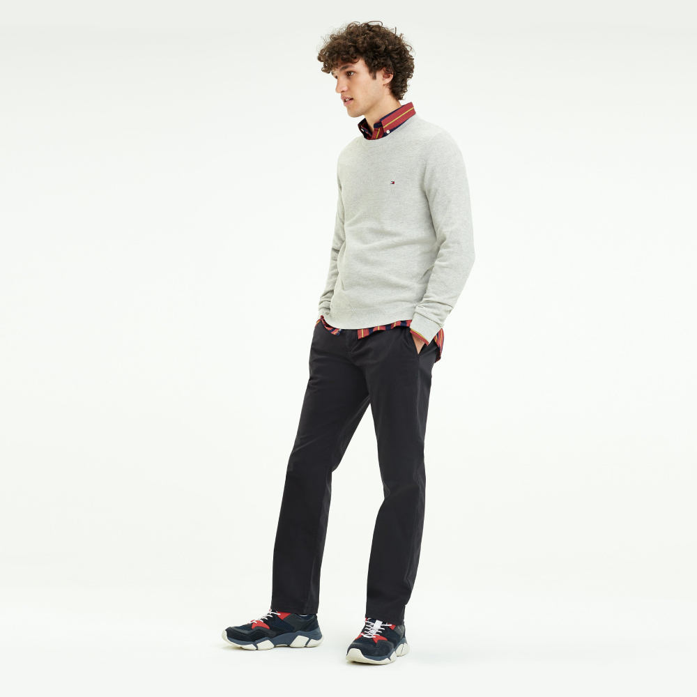 detail Tommy Hilfiger pánský šedý svetr Mouline