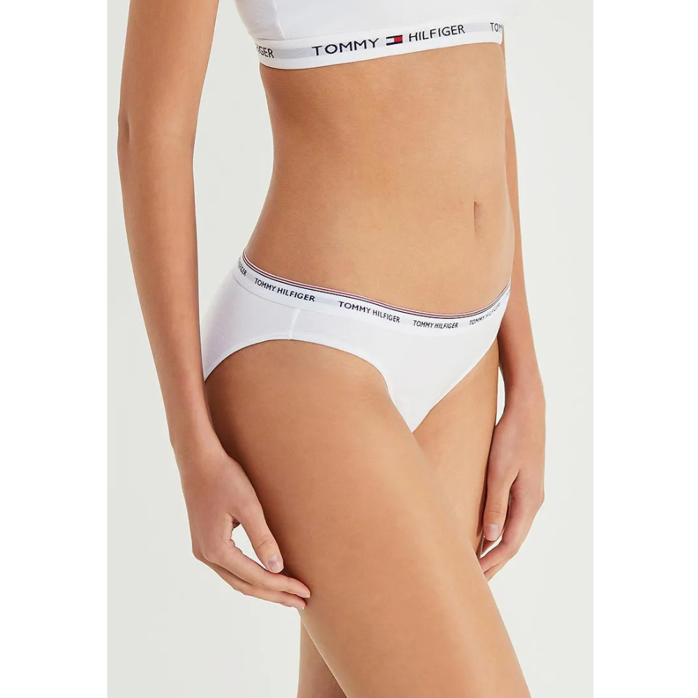 detail Tommy Hilfiger sada dámských kalhotek