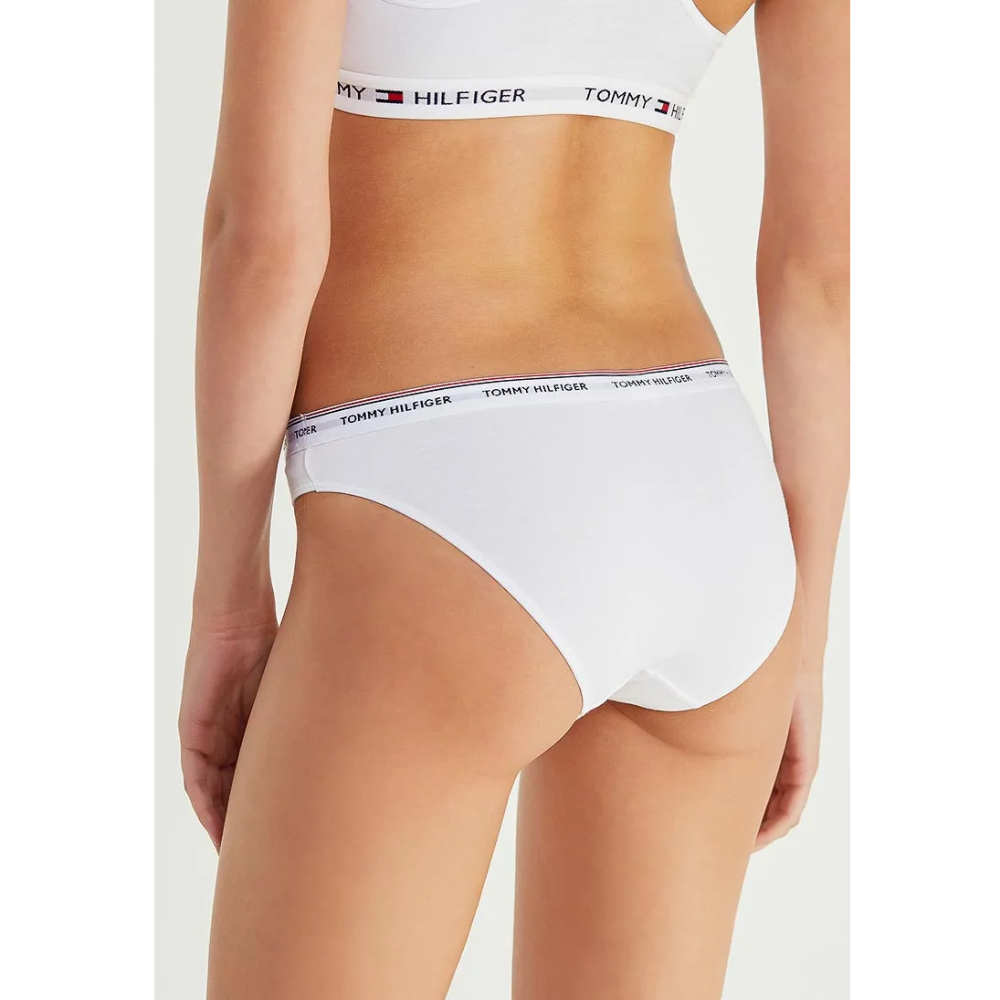 detail Tommy Hilfiger sada dámských kalhotek