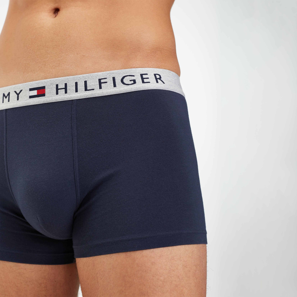 detail Tommy Hilfiger pánské tmavě modré boxerky
