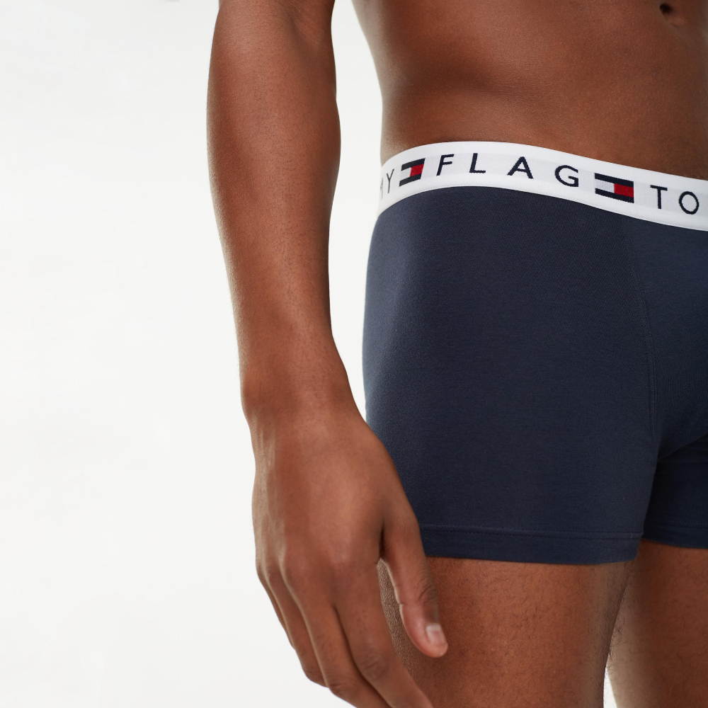 detail Tommy Hilfiger pánské tmavě modré boxerky