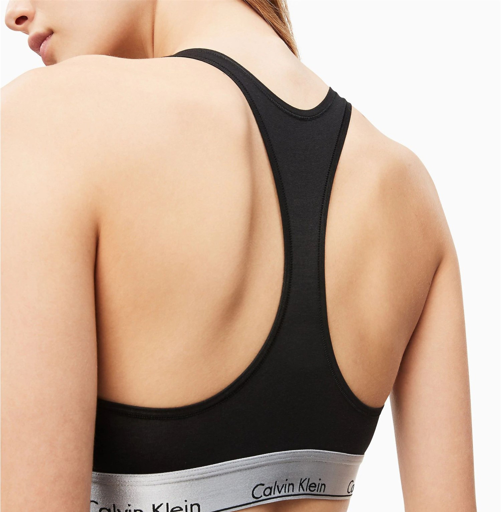 detail Calvin Klein dámská černá braletka