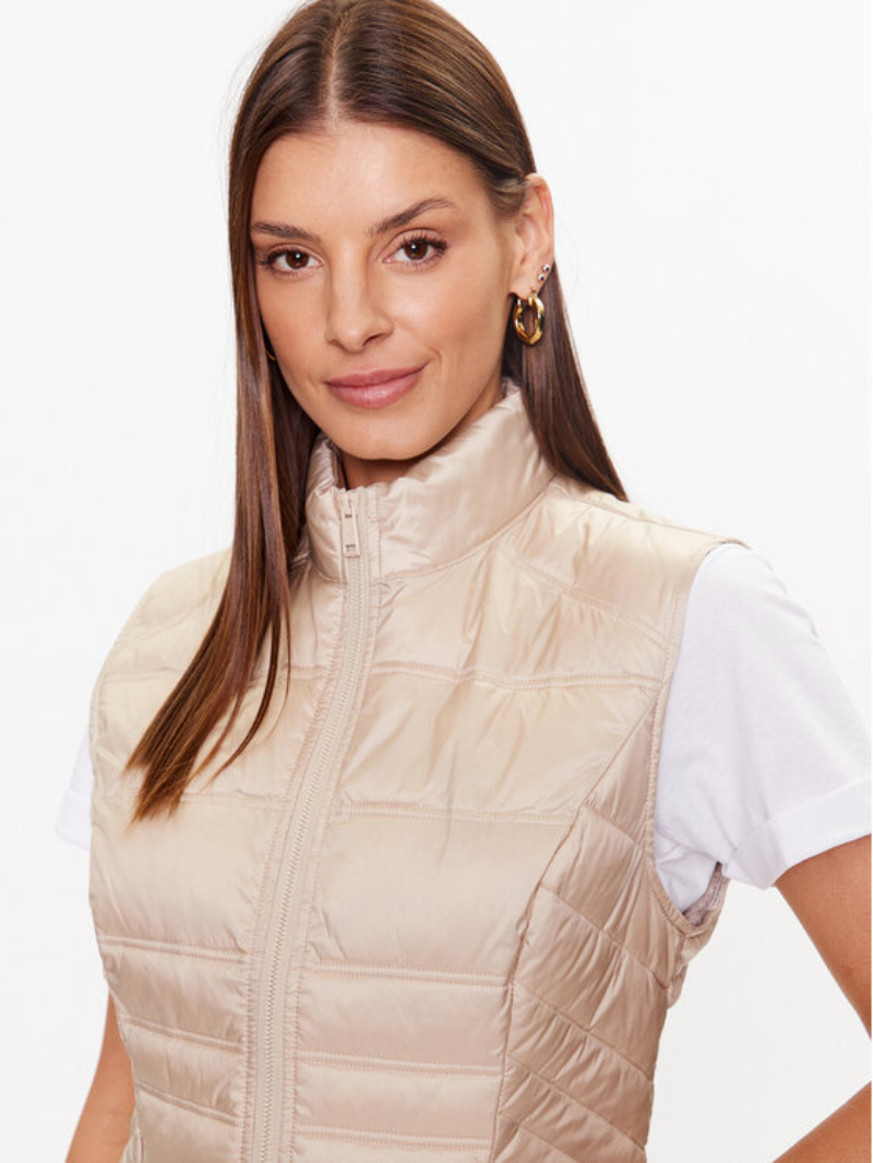 detail Guess dámská béžová vesta