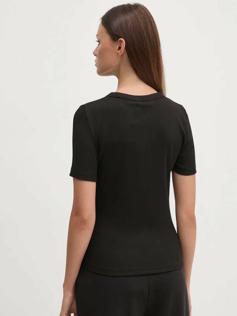detail Calvin Klein dámské černé tričko