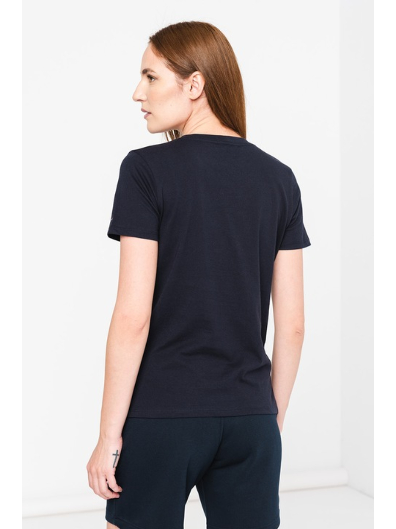 detail Tommy Hilfiger dámské tmavě modré tričko