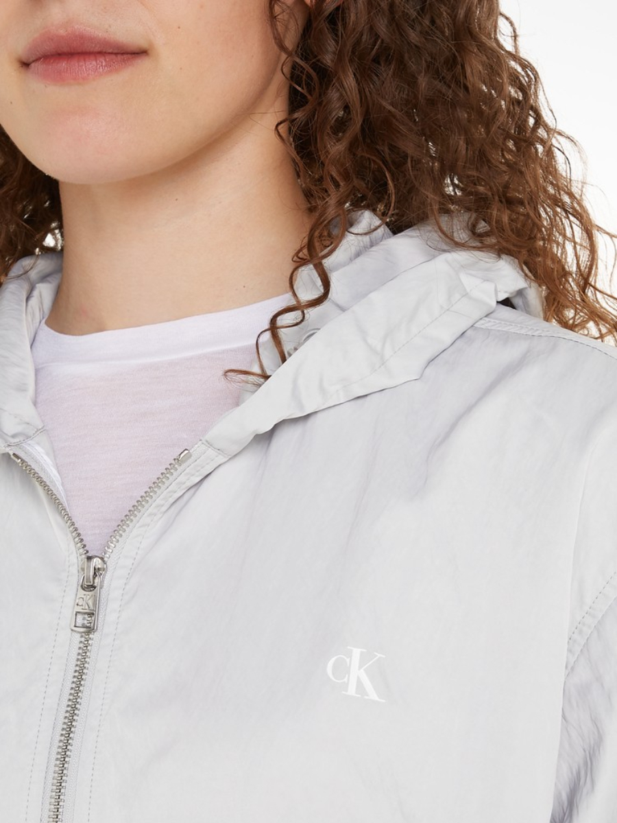 detail Calvin Klein dámská parka