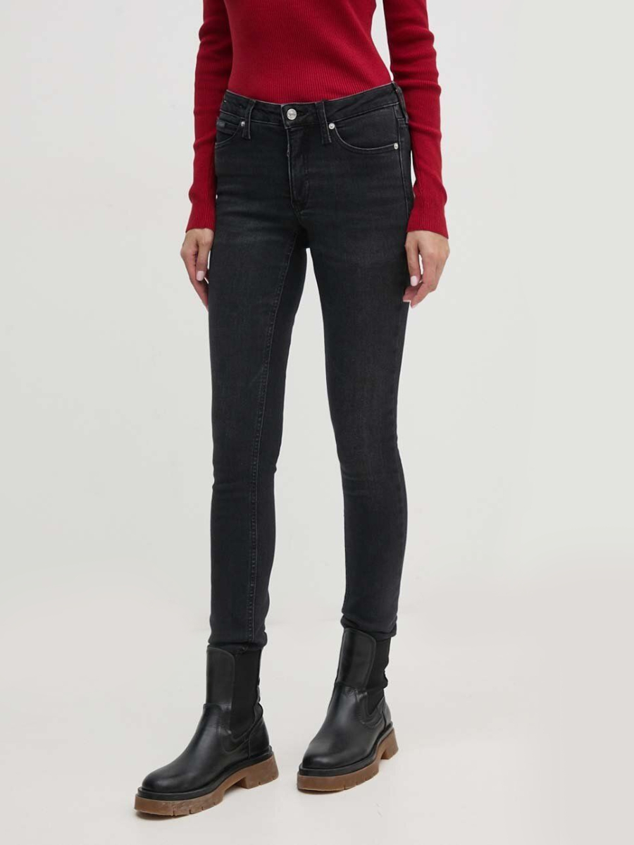 detail Calvin Klein dámské černé džíny