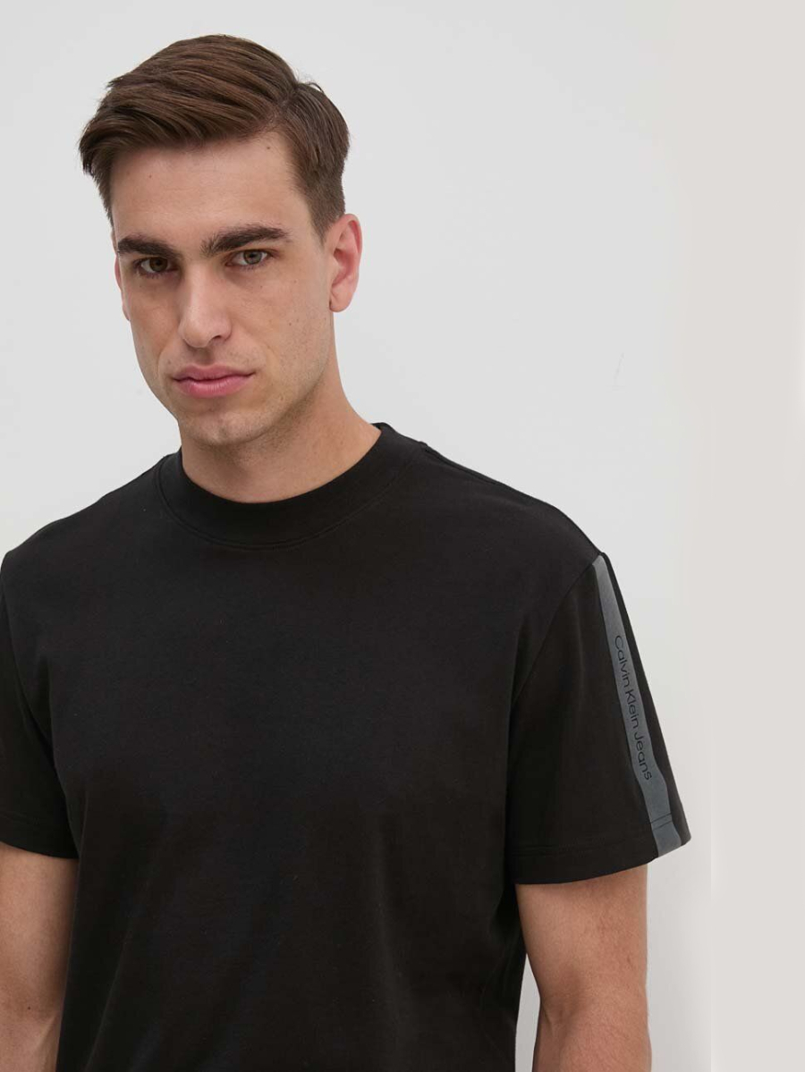 detail Calvin Klein pánské černé tričko