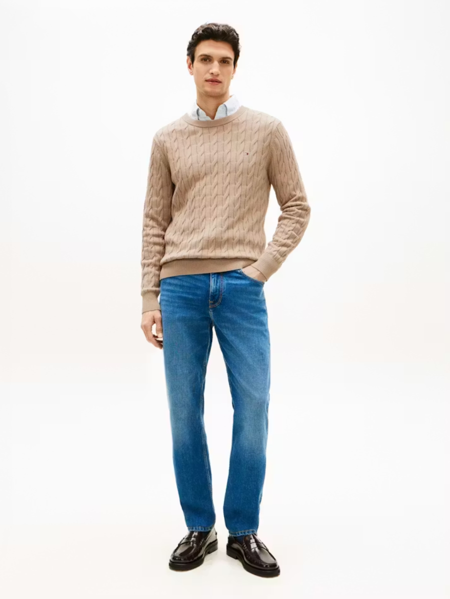 detail Tommy Hilfiger pánský béžový svetr