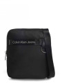 detail Calvin Klein pánské černé crossbody