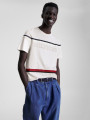 detail Tommy Hilfiger pánské krémové tričko