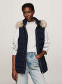 detail Tommy Hilfiger dámská tmavě modrá péřová vesta