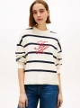 detail Tommy Hilfiger dámský pruhovaný svetr
